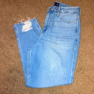 Hollister Curvy Ultra High Rise Mom Jeans Size 5 S
